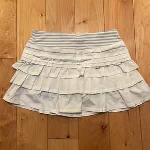 Women’s white Lululemon skirt size 6